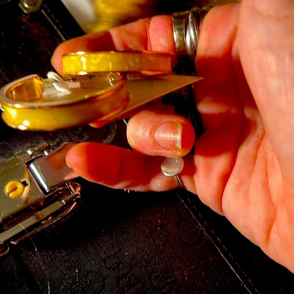 Kenneth Cole Enameled Gold Tone Hypoallergenic Earrings! NWOT! - Picture 2 of 4